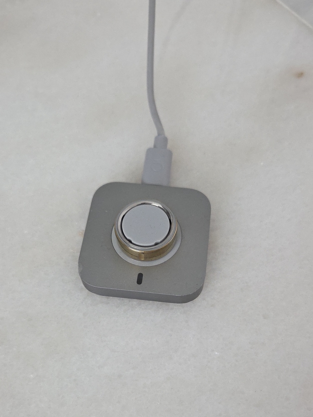 Oura Ring 4 Gold Size 9 Charger Included!